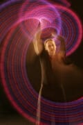 Schwingen von Leuchtkeulen in der Leuchtshow von Detlef Vogt