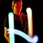 Lichtjonglage mit 3 Leuchtbällen