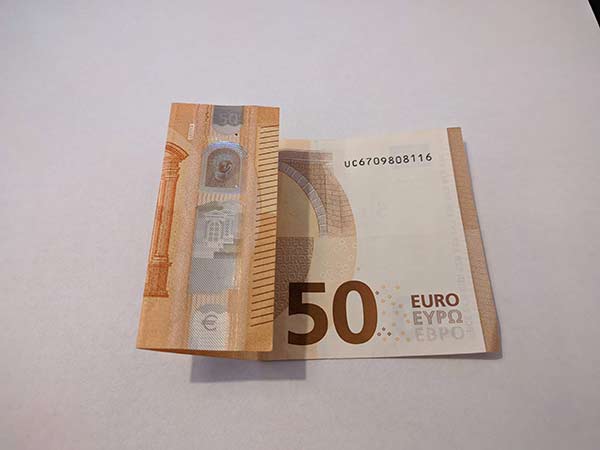 50 Euro Schein doppelt gefaltet