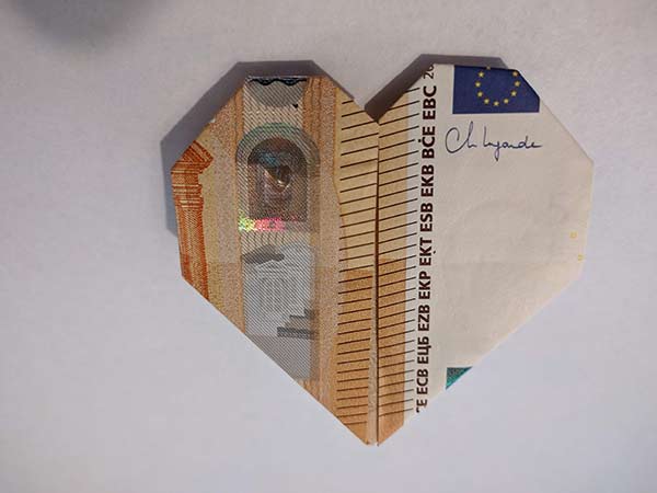 Herz falten Geld