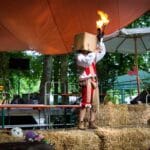 Fackeljonglage auf der Bühne Wallpurgisgericht Oberndorf