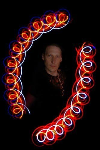 LED- Leuchtdiabolo bei der Geburtstagslichtshow